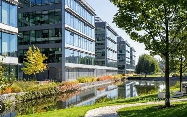 Pronájem kanceláře 2120 m²